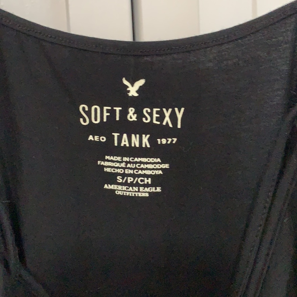 AE Cropped Tank - Picture 3 of 3